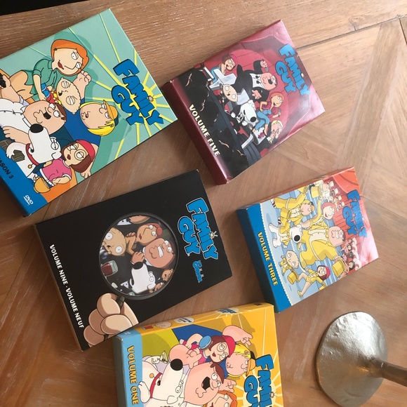 Mint Family guy 5 seasons on DVD a classic !!! - Picture 2 of 3